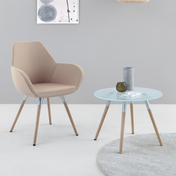 Sessel Lund mit Holzgestell